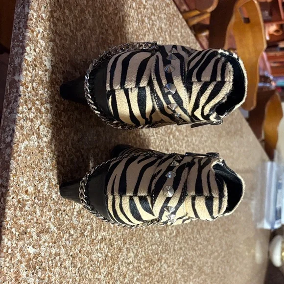Jessica Simpson Zebra Print Ankle Boots - Picture 3 of 6